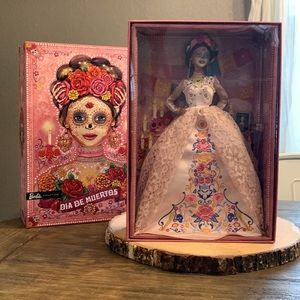 NWT Barbie 2020 Dia De Los Muertos Doll